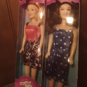 Plastic barbarie dolls